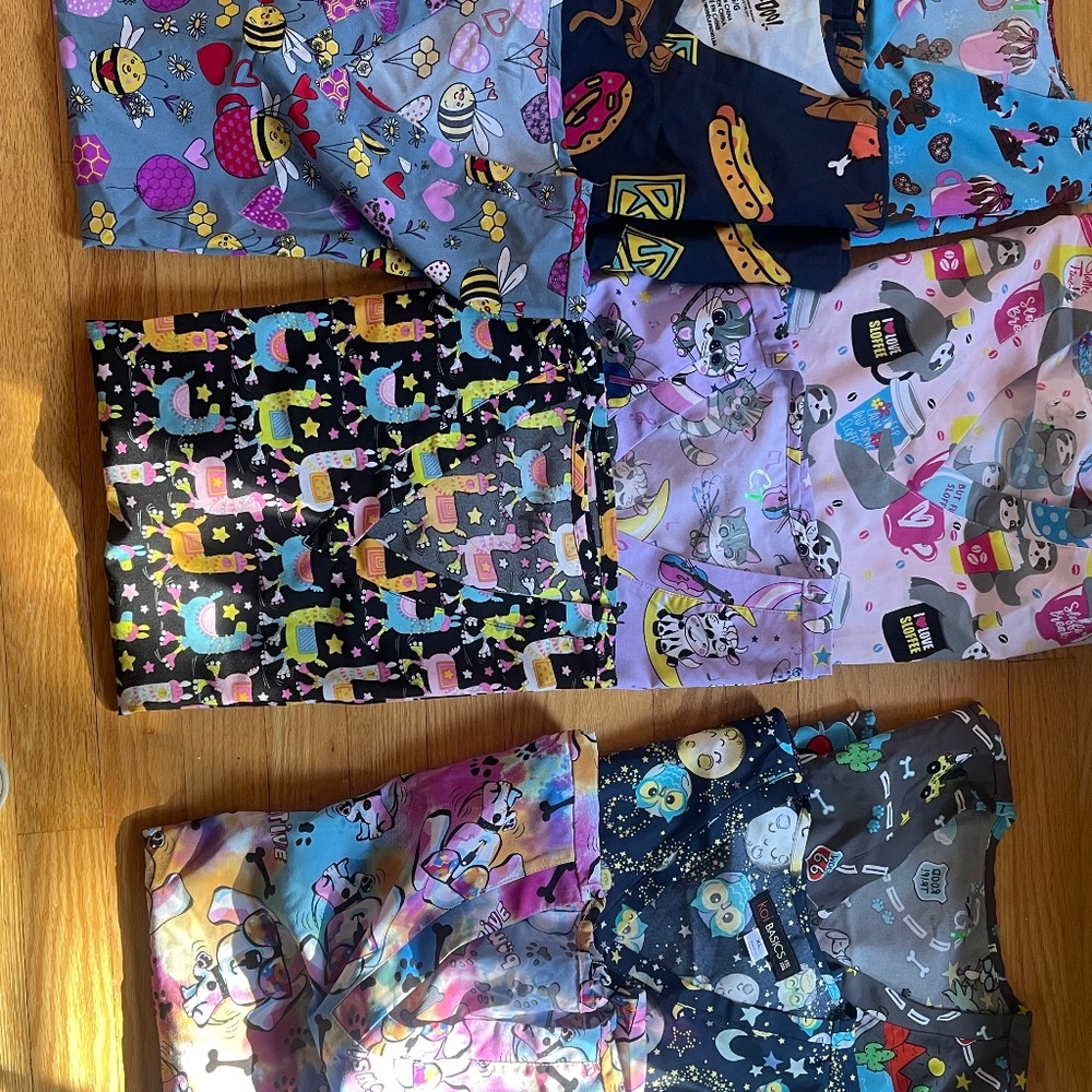 Xl scrub tops and bottoms